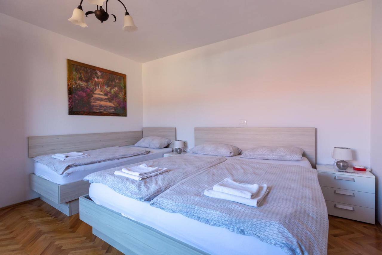 Apartments And Rooms Jeselnik ポルトローシュ エクステリア 写真