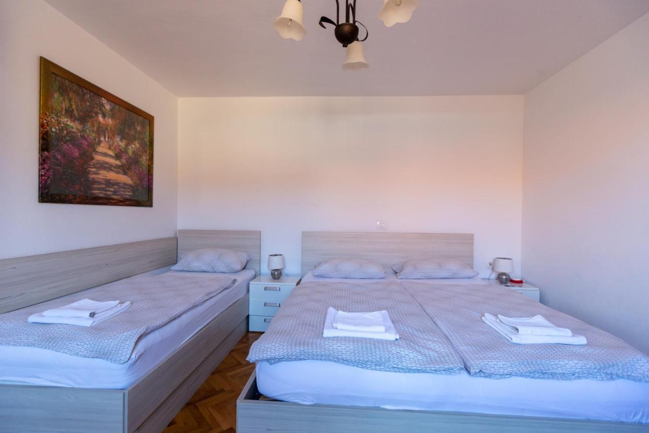 Apartments And Rooms Jeselnik ポルトローシュ エクステリア 写真