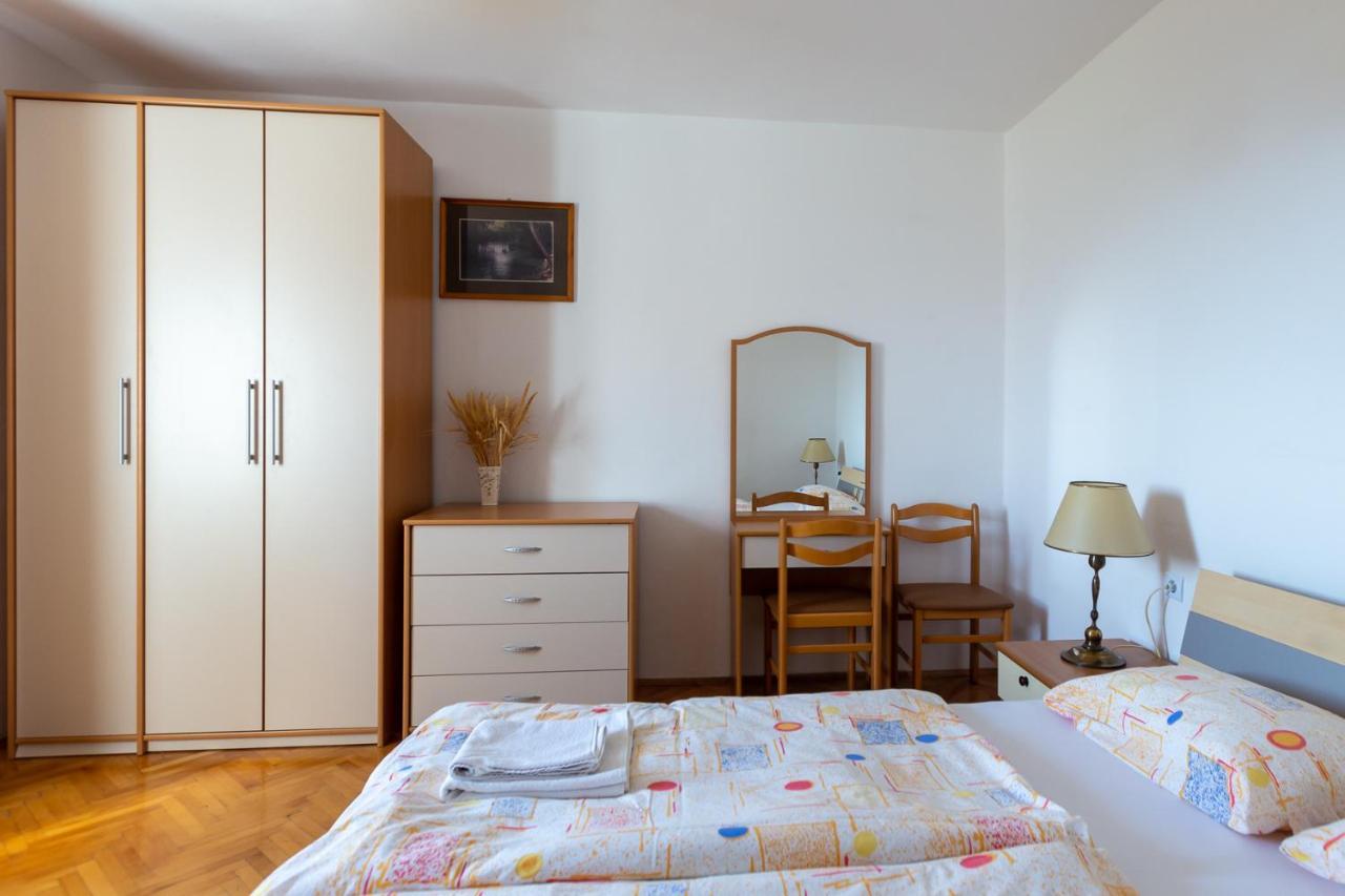 Apartments And Rooms Jeselnik ポルトローシュ エクステリア 写真